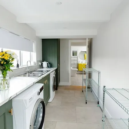 Ferienhaus Beautiful Modern In 5 Min Walk To Town *