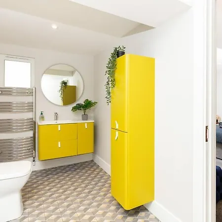 Ferienhaus Beautiful Modern In 5 Min Walk To Town *