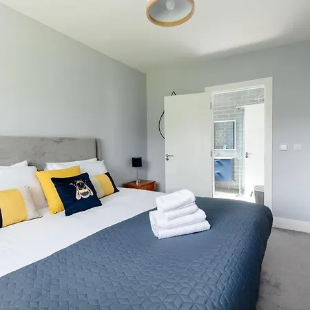 Beautiful Modern In 5 Min Walk To Town Dingle