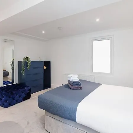 Beautiful Modern In 5 Min Walk To Town Hébergement de vacances