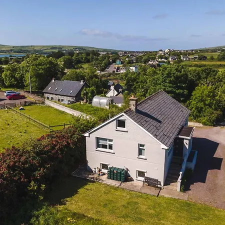 Beautiful Modern In 5 Min Walk To Town