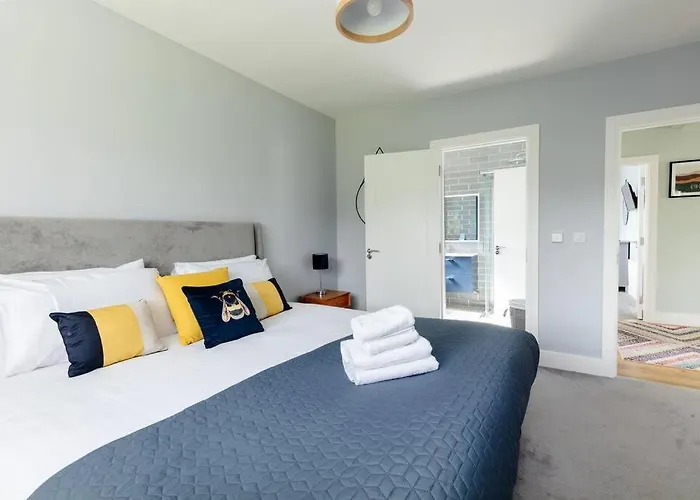 Beautiful Modern In 5 Min Walk To Town Dingle