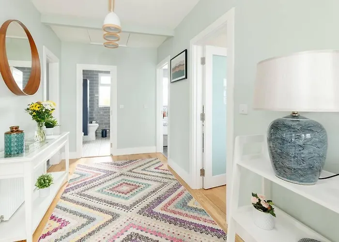 Beautiful Modern In 5 Min Walk To Town Dingle