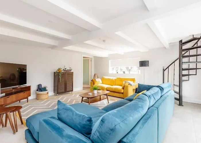 Dom wakacyjny Beautiful Modern In 5 Min Walk To Town Dingle