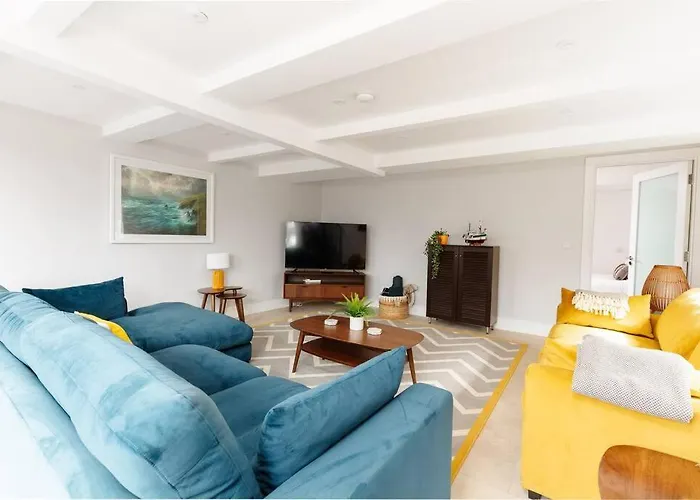 Dom wakacyjny Beautiful Modern In 5 Min Walk To Town Dingle